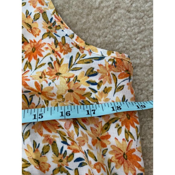 Sleeveless Floral Blouse - Picture 5 of 6